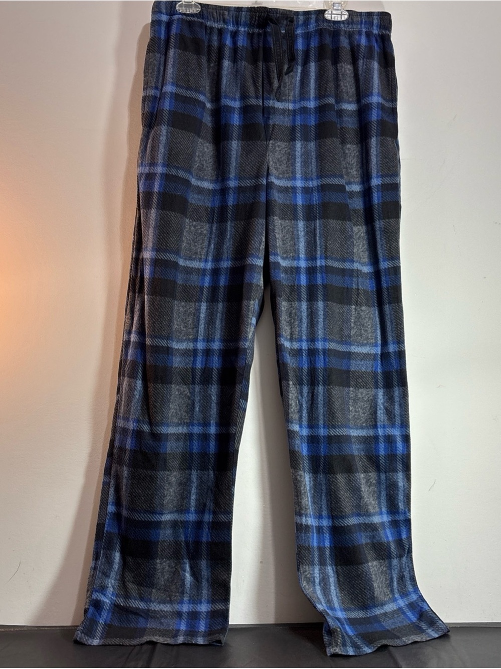 Perry Ellis Men's Blue and Grey Plaid Lounge Pants. 1331